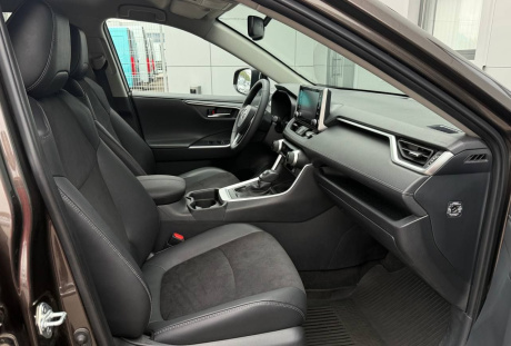Toyota RAV 4 2021 года с пробегом 84 068 км, фото 13