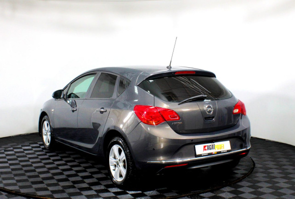 Opel Astra 2014 года с пробегом 116 086 км, фото 7
