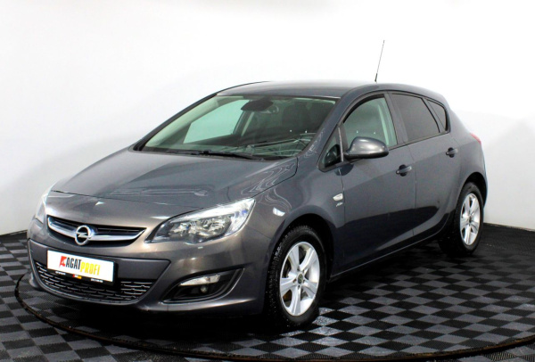 Opel Astra 2014 года с пробегом 116 086 км, фото 1