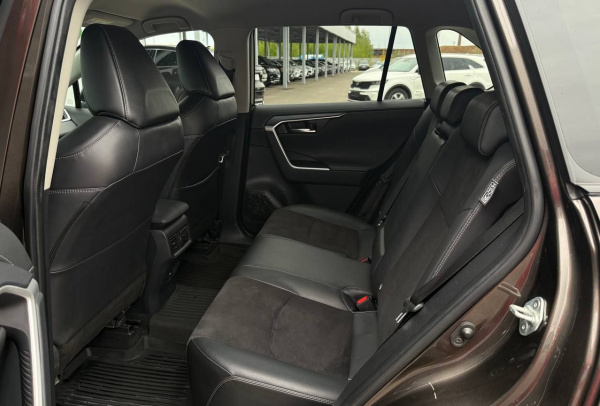 Toyota RAV 4 2021 года с пробегом 84 068 км, фото 12