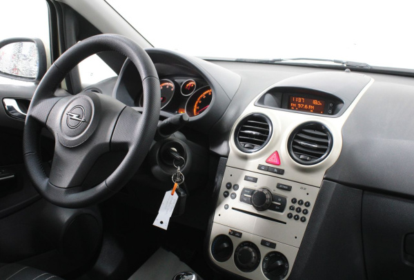 Opel Corsa 2007 года с пробегом 119 028 км, фото 11
