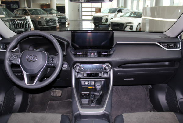 Toyota RAV 4 2024 года с пробегом 43 км, фото 9