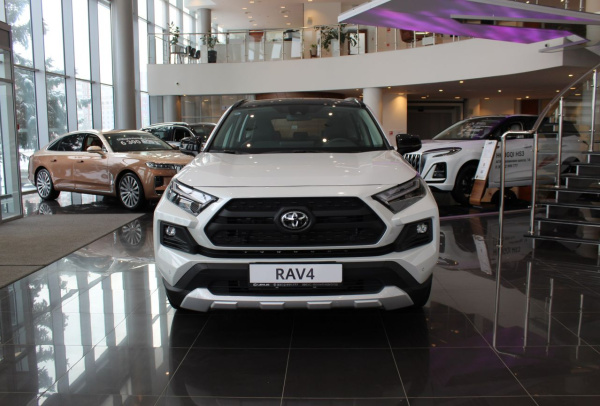 Toyota RAV 4 2024 года с пробегом 43 км, фото 3