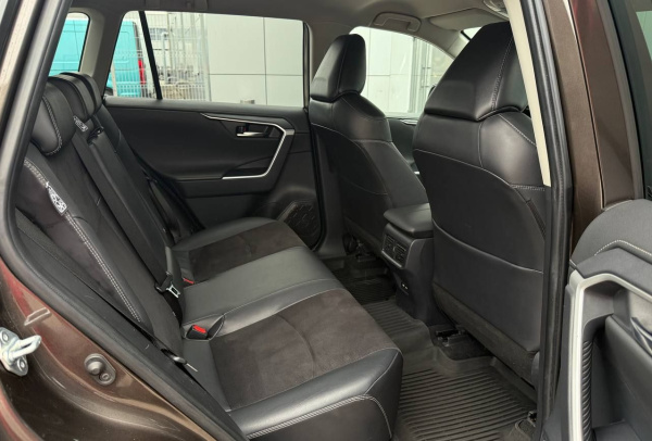 Toyota RAV 4 2021 года с пробегом 84 068 км, фото 14