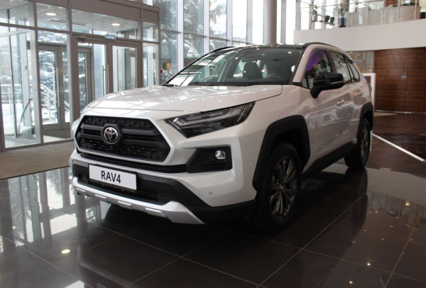 Toyota RAV 4 2024 года с пробегом 43 км, фото 2