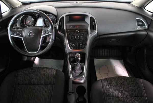 Opel Astra 2014 года с пробегом 116 086 км, фото 11